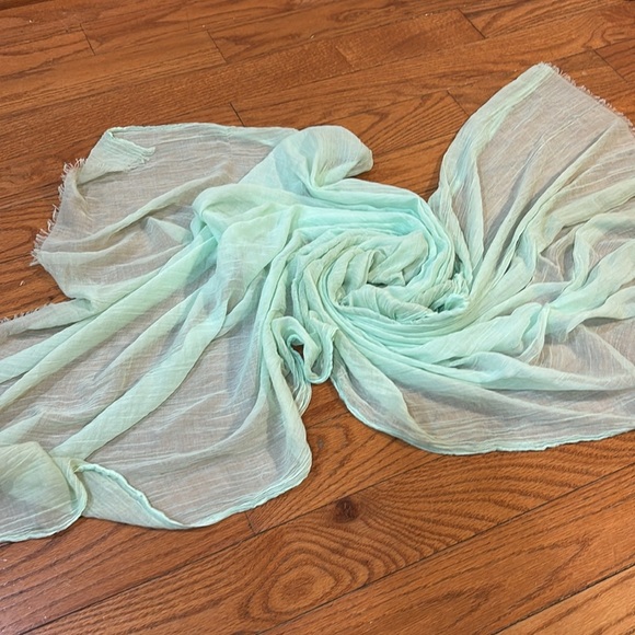 Lime green wrap around big beautiful scarf 72 inches long and 35 inches wide - Picture 5 of 5